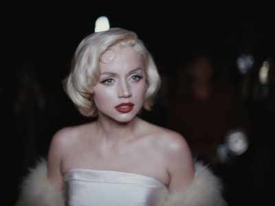Be sure to go alone
to your hotel suite tonight. - Blonde