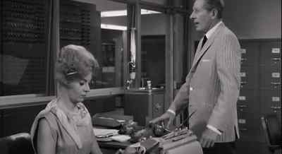 -Bea?
-Yeah? - The Man from the Diners' Club