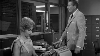 Bea Yeah - The Man from the Diners' Club
