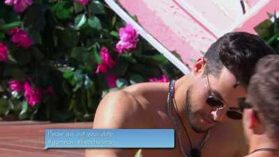 BEACH OBAMAS. - Love Island