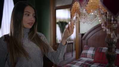 (beads rattling)
- I didn't know - It’s Beginning to Look a Lot Like Murder