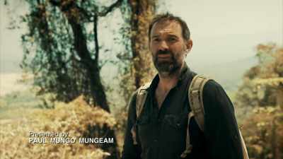 BEARS DON'T HAVE ANYTHING
LIKE HUMAN FACES. - Expedition Mungo
