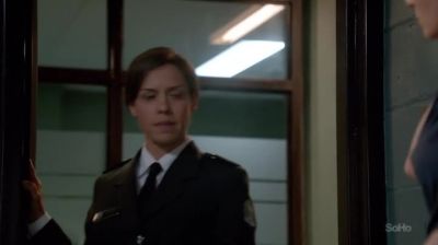 Bea's daughter is here. - Wentworth