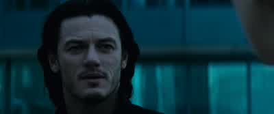 The flowers, my lady. - Dracula Untold