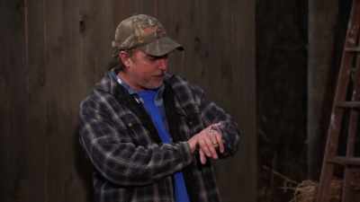 Beaz, your time starts now. - Moonshiners: Master Distiller