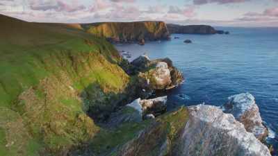 Because this archipelago
is in the open ocean, - Wild Isles