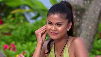 BECAUSE I'M LIKE SUPER BUBBLY
LIKE EVERYONE GETS ALONG WITH - Love Island