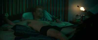 ‐ Because Jessica, she's got
the bottom but not the top, - Crawlers