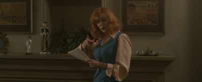 -Because we need to…
-LUCILLE: So you can see the table, - Being the Ricardos
