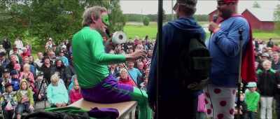 Because now,
this gentleman
is going to place - Fart: A Documentary