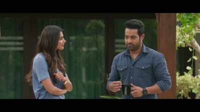 - Because you refused to tell
me your name yesterday. - So? - Aravinda Sametha... Veera Raghava