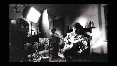 Because they started
messing with that, - Simple Minds: Everything is Possible