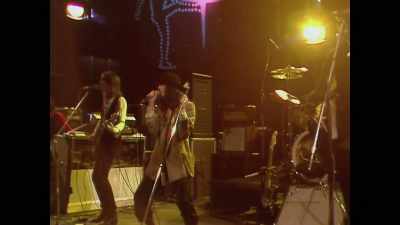 ♪ Because the night
belongs to love ♪ - Women Who Rock