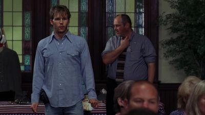 Because usually they get them
right in the neck, right there. - True Blood