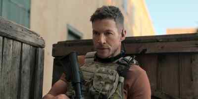 BECKETT: [ON RADIO] Wait for it. - Sniper: The Last Stand