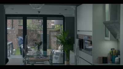 BECKETT: Roger. We've lost comms
on Carl. Can you get close? - Viewpoint