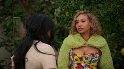 Becky is so upset with Myami. - Sweet Life: Los Angeles