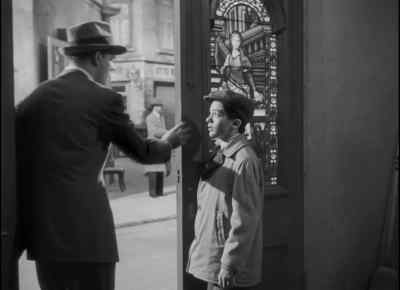 Beda, go over there and wait. - Hangmen Also Die!