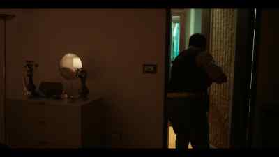 Bedroom's empty. - Narcos: Mexico