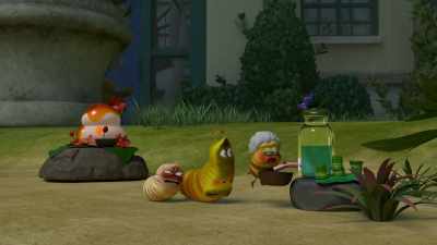 - [bee growls]
- [Red and Yellow whimper] - Larva Family