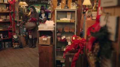 [Beebee]
Décor, so all this. - A Taste of Christmas