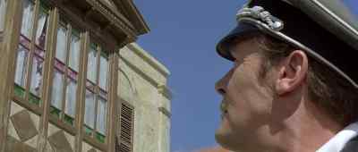 - Beeilt euch.
- Ja. - Escape to Athena