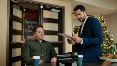 (beep!)
 (mrs. Worth): Zach. Brady. - Mom's Christmas Boyfriend