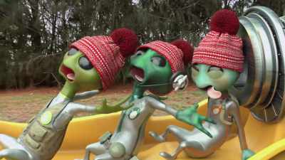 - Beep!
- [screaming] - Alien TV