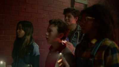(beeping) (girls gasping) - Detention Adventure