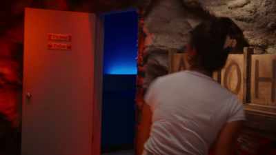 - (beeps)
- (door clanks) - Doogie Kamealoha, M.D.