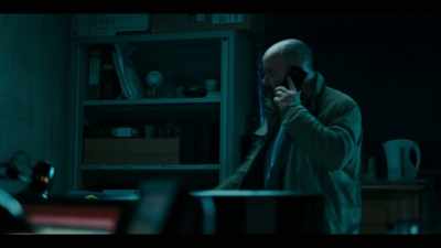 -[beeps]
-Ma'am? Call me back. - The Capture