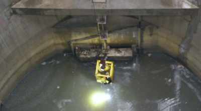 -[beeps]
-[Todd]
Give me about two more feet, - Sewer Divers