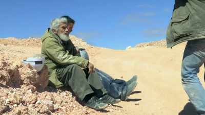 Before they can check if they've
struck it lucky, - Outback Opal Hunters