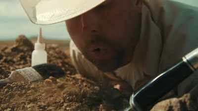 ...BEFORE MOTHER NATURE
TURNS THEM TO DUST. - Dino Hunters