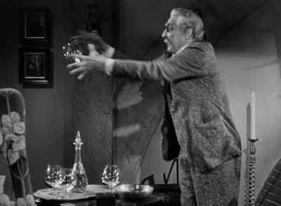 Behave yourself! - The Invisible Woman
