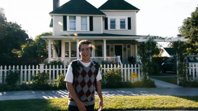 Behind me is Thomas Kub's house.
Today is Thomas Kub's birthday. - Project X