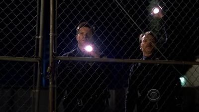 Behind the car. - Criminal Minds