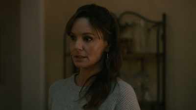 Being a con man and Daphne
coming after your family, - The Company You Keep