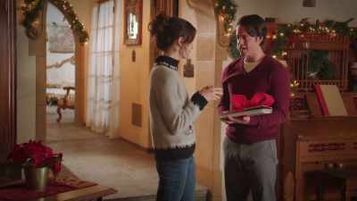 - Being Christmas, I got you a gift.
- You did? - The Case of the Christmas Diamond