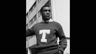 Believe it or not,
Cosby actually started out - Right to Offend: The Black Comedy Revolution