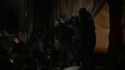 -Bell? Clear some space! Lay him down! Bell! - The 100