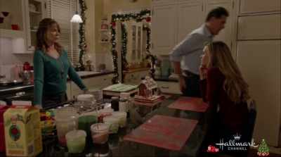 - [BELL DINGS]
- If that's Nick, I'm not here. - Christmas in Love