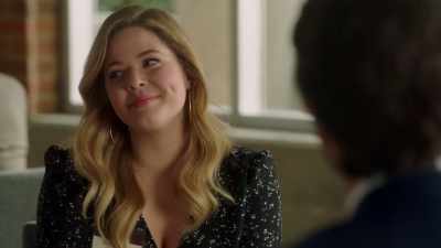 [bell dings] - Pretty Little Liars: The Perfectionists