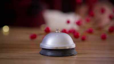 (bell ringing) - Meet Me Under the Mistletoe