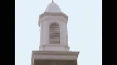 - [bell ringing] - Famously Haunted: Amityville