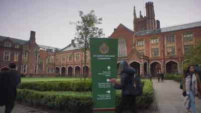(bell tolls)
(students murmuring) - The Deceived