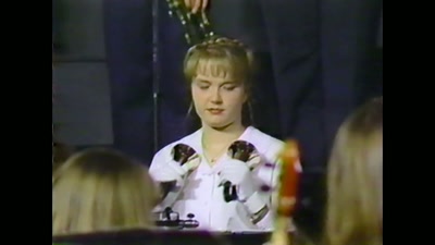 - [bells chiming]
- [Lindsey] I was 18 when I met him. - Shiny Happy People: Duggar Family Secrets