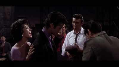 Bem, eu me importo com seu nariz
e sua cabeça fraturados. - Rita Moreno: Just a Girl Who Decided to Go for It