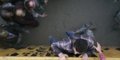 Ben, climb, climb. - Fear the Walking Dead