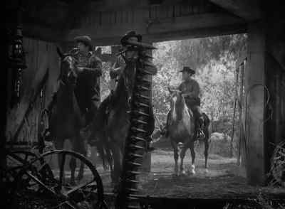 - Ben...
- Emmett, somebody is coming. - When the Daltons Rode